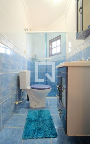 Casa à venda com 330m², 3 quartos e 4 vagasBanheiro da Suíte 2