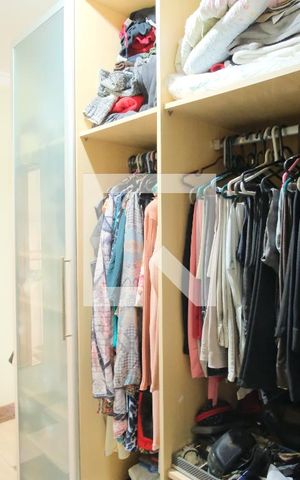 Casa à venda com 330m², 3 quartos e 4 vagasCloset da suíte 1
