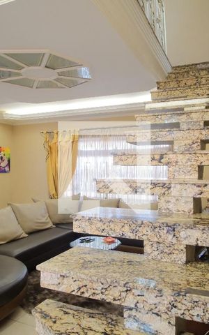 Casa à venda com 330m², 3 quartos e 4 vagasSala