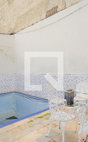 Casa à venda com 330m², 3 quartos e 4 vagasPiscina