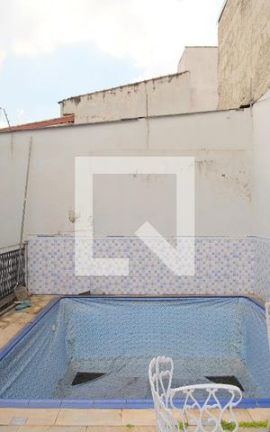 Casa à venda com 330m², 3 quartos e 4 vagasPiscina