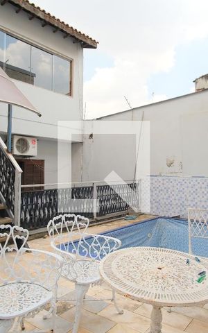 Casa à venda com 330m², 3 quartos e 4 vagasPiscina