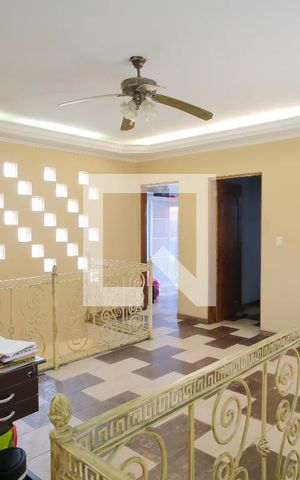 Casa à venda com 330m², 3 quartos e 4 vagasHall dos Quartos