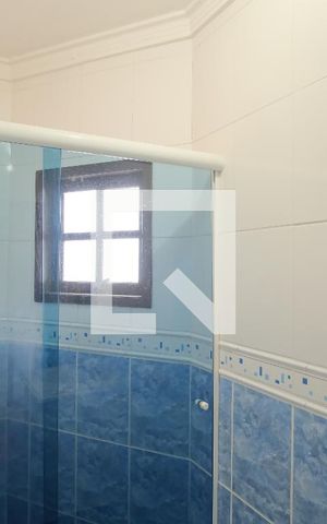 Casa à venda com 330m², 3 quartos e 4 vagasBanheiro da Suíte 2