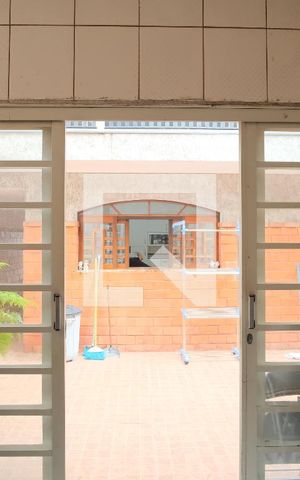 Casa à venda com 330m², 3 quartos e 4 vagasÁrea de Serviço