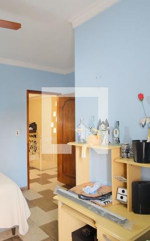 Casa à venda com 330m², 3 quartos e 4 vagasSuíte 2