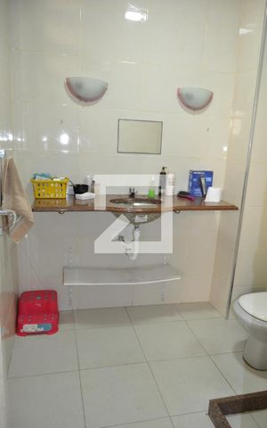Casa à venda com 227m², 3 quartos e 3 vagasBanheiro do Quarto 