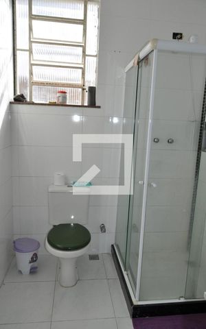 Casa à venda com 227m², 3 quartos e 3 vagasBanheiro 2