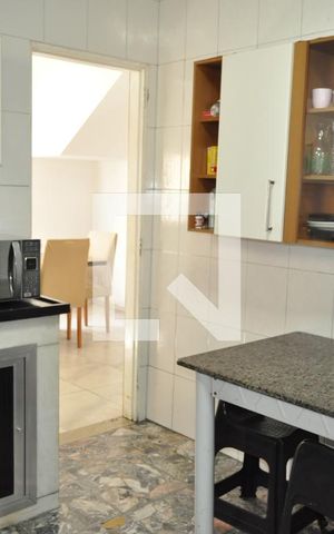 Casa à venda com 227m², 3 quartos e 3 vagasCozinha