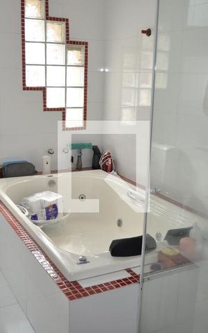 Casa à venda com 227m², 3 quartos e 3 vagasBanheiro do Quarto 4