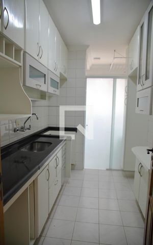 Apartamento à venda com 80m², 3 quartos e 2 vagasCozinha