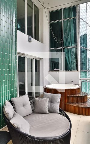 Apartamento à venda com 210m², 2 quartos e 3 vagas Apartamento à venda com 210m², 2 quartos e 3 vagasVaranda da Sala