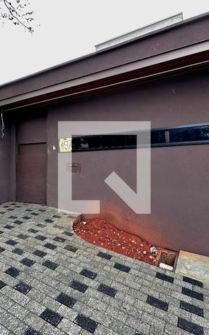 Casa de condomínio à venda com 496m², 4 quartos e 4 vagas Casa de condomínio à venda com 496m², 4 quartos e 4 vagasFachada