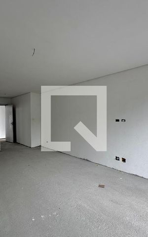 Casa de condomínio à venda com 496m², 4 quartos e 4 vagas Casa de condomínio à venda com 496m², 4 quartos e 4 vagasCloset Suíte 3