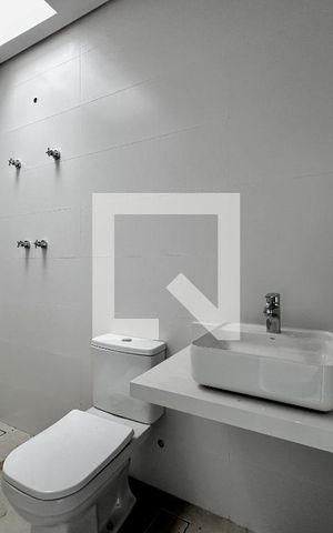 Casa de condomínio à venda com 496m², 4 quartos e 4 vagas Casa de condomínio à venda com 496m², 4 quartos e 4 vagasBanheiro Suíte 4