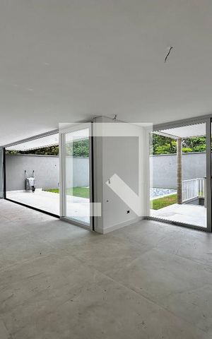Casa de condomínio à venda com 496m², 4 quartos e 4 vagas Casa de condomínio à venda com 496m², 4 quartos e 4 vagasCozinha