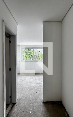 Casa de condomínio à venda com 496m², 4 quartos e 4 vagas Casa de condomínio à venda com 496m², 4 quartos e 4 vagasCloset Suíte 4