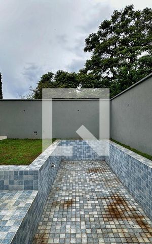 Casa de condomínio à venda com 496m², 4 quartos e 4 vagas Casa de condomínio à venda com 496m², 4 quartos e 4 vagasPiscina