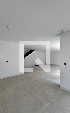 Casa de condomínio à venda com 496m², 4 quartos e 4 vagas Casa de condomínio à venda com 496m², 4 quartos e 4 vagasCozinha
