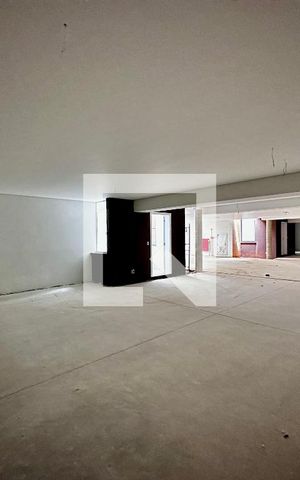 Casa de condomínio à venda com 496m², 4 quartos e 4 vagas Casa de condomínio à venda com 496m², 4 quartos e 4 vagasGaragem