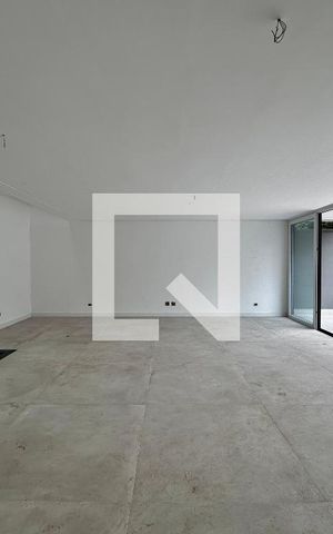 Casa de condomínio à venda com 496m², 4 quartos e 4 vagas Casa de condomínio à venda com 496m², 4 quartos e 4 vagasSala