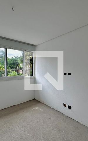 Casa de condomínio à venda com 496m², 4 quartos e 4 vagas Casa de condomínio à venda com 496m², 4 quartos e 4 vagasSuíte 3