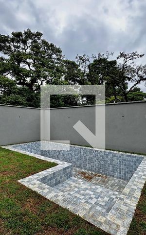 Casa de condomínio à venda com 496m², 4 quartos e 4 vagas Casa de condomínio à venda com 496m², 4 quartos e 4 vagasPiscina