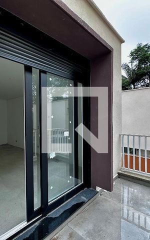 Casa de condomínio à venda com 486m², 4 quartos e 4 vagasSacada Suíte 3