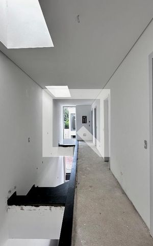 Casa de condomínio à venda com 486m², 4 quartos e 4 vagasCorredor Suítes