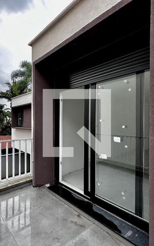 Casa de condomínio à venda com 486m², 4 quartos e 4 vagasSacada Suíte 3