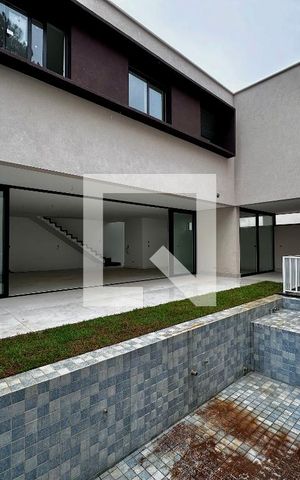 Casa de condomínio à venda com 486m², 4 quartos e 4 vagasPiscina