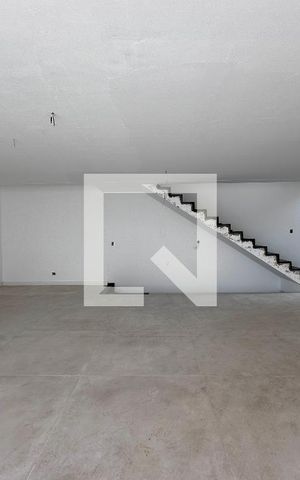 Casa de condomínio à venda com 486m², 4 quartos e 4 vagasSala