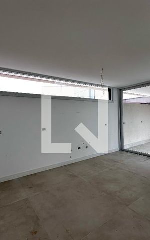 Casa de condomínio à venda com 486m², 4 quartos e 4 vagasCozinha