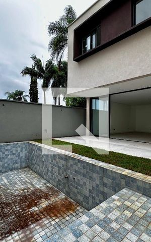 Casa de condomínio à venda com 486m², 4 quartos e 4 vagasPiscina