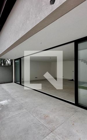 Casa de condomínio à venda com 486m², 4 quartos e 4 vagasVaranda/Quintal