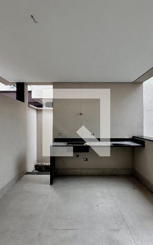 Casa de condomínio à venda com 486m², 4 quartos e 4 vagasVaranda/Quintal