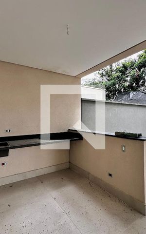 Casa de condomínio à venda com 531m², 4 quartos e 4 vagasQuintal