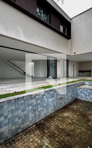 Casa de condomínio à venda com 531m², 4 quartos e 4 vagasPiscina