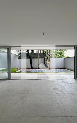 Casa de condomínio à venda com 531m², 4 quartos e 4 vagasSala