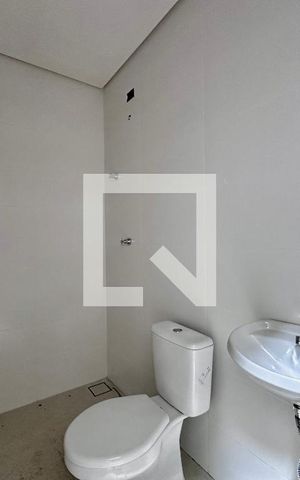Casa de condomínio à venda com 531m², 4 quartos e 4 vagasBanheiro de Serviço