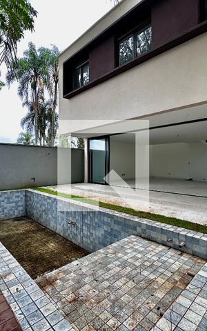 Casa de condomínio à venda com 531m², 4 quartos e 4 vagasPiscina