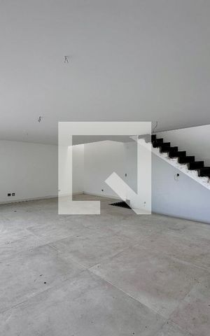 Casa de condomínio à venda com 531m², 4 quartos e 4 vagasSala