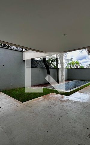 Casa de condomínio à venda com 531m², 4 quartos e 4 vagasQuintal
