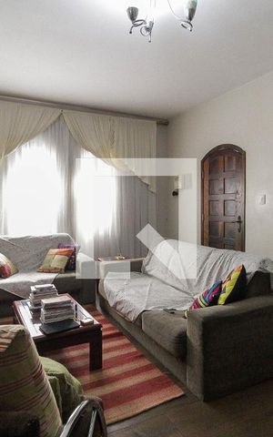 Casa à venda com 376m², 4 quartos e 4 vagas Casa à venda com 376m², 4 quartos e 4 vagasSala