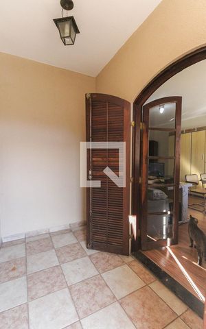 Casa à venda com 376m², 4 quartos e 4 vagas Casa à venda com 376m², 4 quartos e 4 vagasVaranda da Suíte