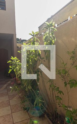 Casa à venda com 376m², 4 quartos e 4 vagas Casa à venda com 376m², 4 quartos e 4 vagasCorredor Externo