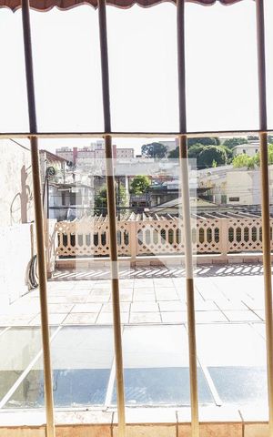 Casa à venda com 376m², 4 quartos e 4 vagas Casa à venda com 376m², 4 quartos e 4 vagasVista da Suíte