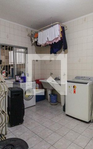 Casa à venda com 376m², 4 quartos e 4 vagas Casa à venda com 376m², 4 quartos e 4 vagasÁrea de Serviço