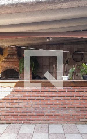 Casa à venda com 376m², 4 quartos e 4 vagas Casa à venda com 376m², 4 quartos e 4 vagasChurrasqueira