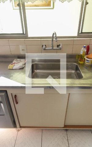 Casa à venda com 376m², 4 quartos e 4 vagas Casa à venda com 376m², 4 quartos e 4 vagasCozinha